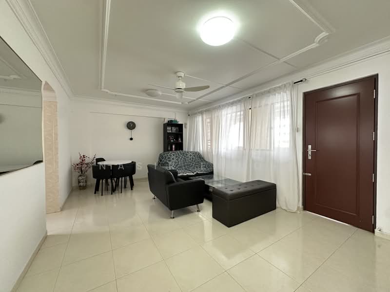 151 Simei Street 1, 151 Simei Street 1, 3 Bedrooms, 802 sqft, HDB Flat For Sale, by Nasir Eusof, 500165357 - Living Room - PropertyGuru.com.sg