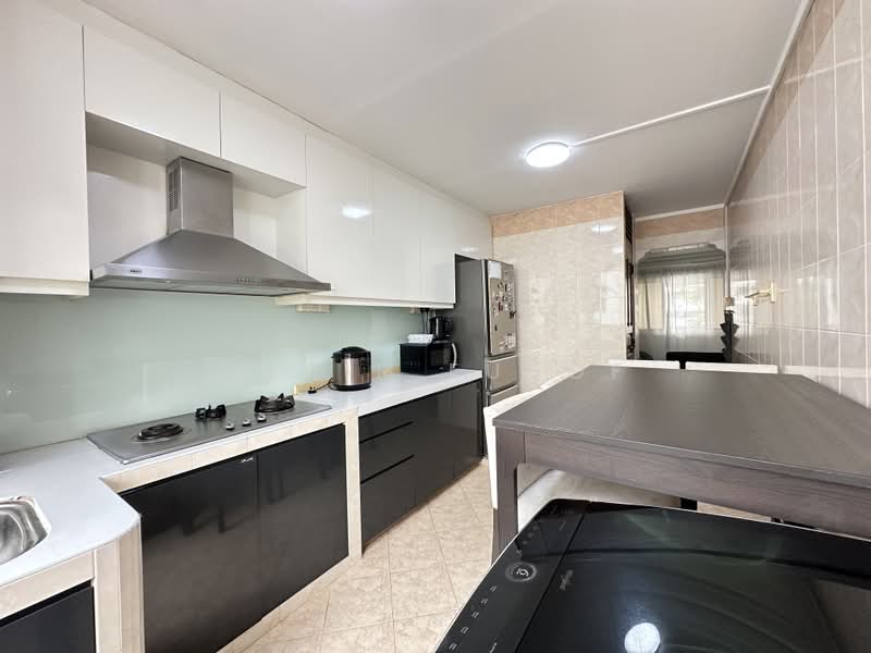 151 Simei Street 1, 151 Simei Street 1, 3 Bedrooms, 802 sqft, HDB Flat For Sale, by Nasir Eusof, 500165357 - Kitchen - PropertyGuru.com.sg