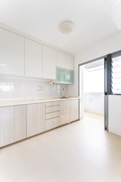 37 Margaret Drive, 37 Margaret Drive, 2 Bedrooms, 667 sqft, HDB Flat For Sale, by Dylan Seng 成伟洋, 500165364 - Kitchen - PropertyGuru.com.sg