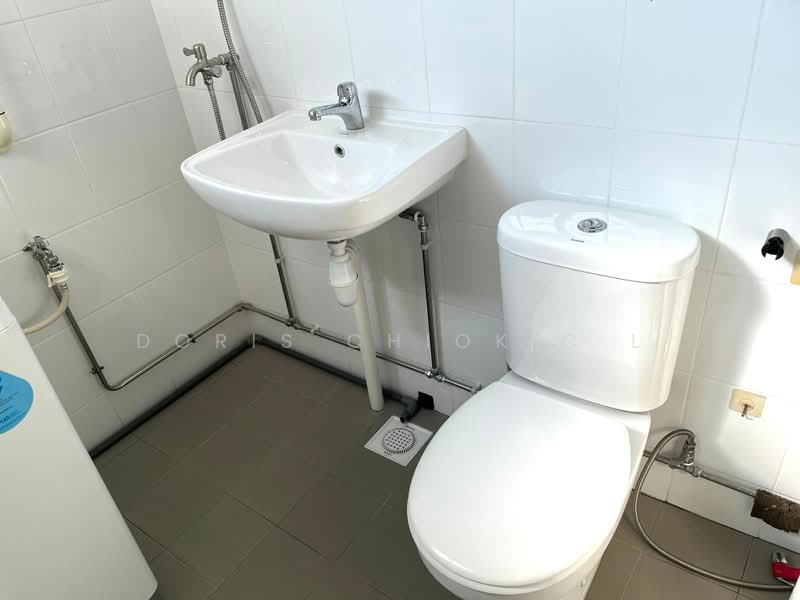 325 Woodlands Street 32, 325 Woodlands Street 32, Room Rental, 200 sqft, HDB Flat For Rent, by Doris Chiok C L, 500165371 - Bathroom - PropertyGuru.com.sg