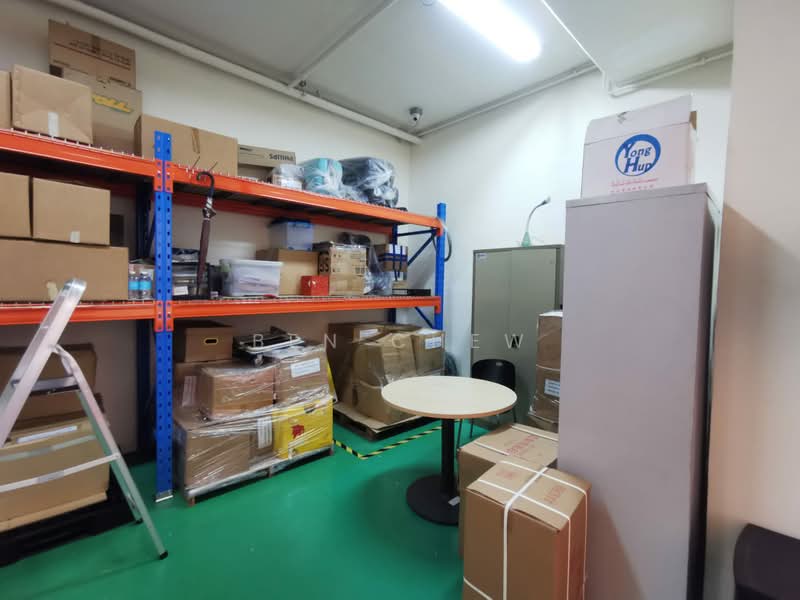Tradehub 21, 8 Boon Lay Way, 2,045 sqft, Light Industrial (B1) For Rent, by Ben Chew, 500165379 - Interior - CommercialGuru.com.sg