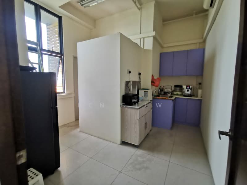 Tradehub 21, 8 Boon Lay Way, 2,045 sqft, Light Industrial (B1) For Rent, by Ben Chew, 500165379 - Kitchen - CommercialGuru.com.sg