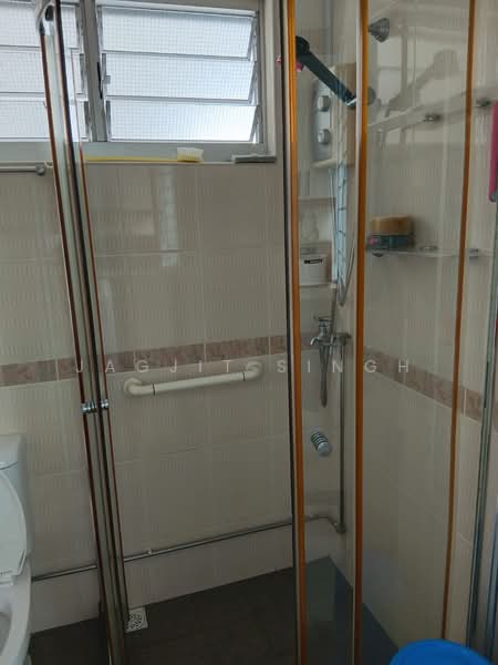 234 Serangoon Avenue 3, 234 Serangoon Avenue 3, Room Rental, 100 sqft, HDB Flat For Rent, by JAGJIT SINGH, 500165380 - Bathroom - PropertyGuru.com.sg