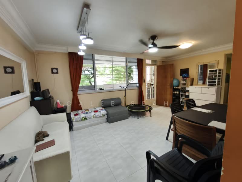336 Woodlands Avenue 1, 336 Woodlands Avenue 1, 3 Bedrooms, 893 sqft, HDB Flat For Sale, by Caleb Seah, 500165383 - Living Room - PropertyGuru.com.sg