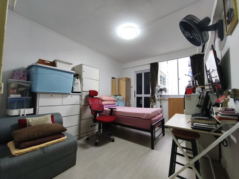 336 Woodlands Avenue 1, 336 Woodlands Avenue 1, 3 Bedrooms, 893 sqft, HDB Flat For Sale, by Caleb Seah, 500165383 - Bedroom - PropertyGuru.com.sg