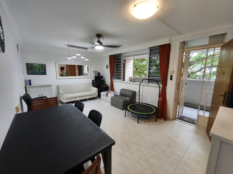 336 Woodlands Avenue 1, 336 Woodlands Avenue 1, 3 Bedrooms, 893 sqft, HDB Flat For Sale, by Caleb Seah, 500165383 - Living Room - PropertyGuru.com.sg