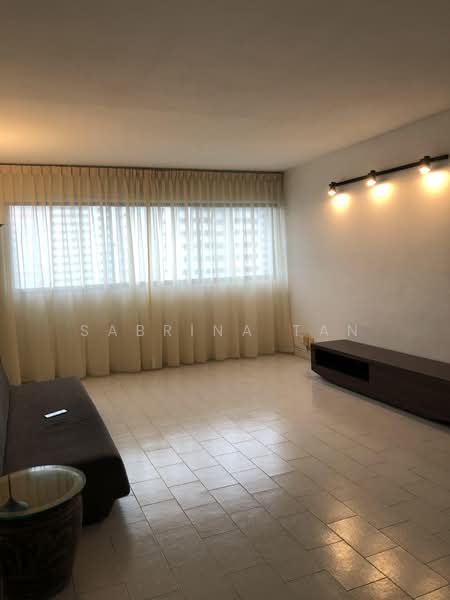 521 Ang Mo Kio Avenue 5, 521 Ang Mo Kio Avenue 5, 3 Bedrooms, 1,270 sqft, HDB Flat For Sale, by Sabrina Tan, 500165390 - Living Room - PropertyGuru.com.sg