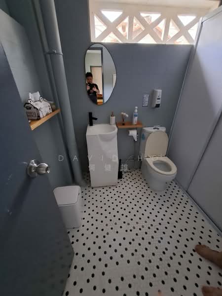 Sago Street : Retail, 17 Trengganu Street, 1,910 sqft, Office For Rent, by David Ho 何健雄, 500165397 - Bathroom - CommercialGuru.com.sg