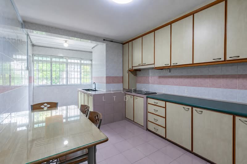 535 Hougang Street 52, 535 Hougang Street 52, 3 Bedrooms, 1,098 sqft, HDB Flat For Sale, by Reine Chan, 500165402 - Kitchen - PropertyGuru.com.sg