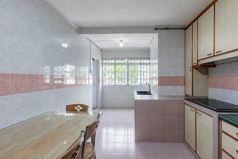 535 Hougang Street 52, 535 Hougang Street 52, 3 Bedrooms, 1,098 sqft, HDB Flat For Sale, by Reine Chan, 500165402 - Kitchen - PropertyGuru.com.sg