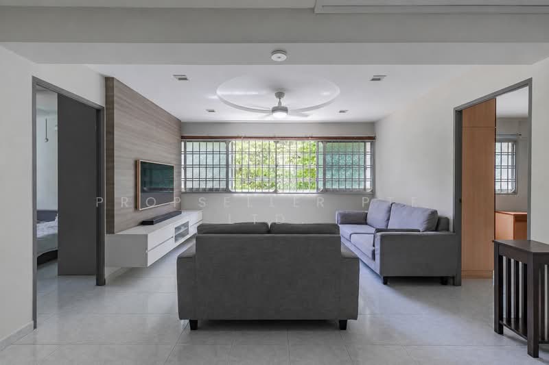 535 Hougang Street 52, 535 Hougang Street 52, 3 Bedrooms, 1,098 sqft, HDB Flat For Sale, by Reine Chan, 500165402 - Living Room - PropertyGuru.com.sg