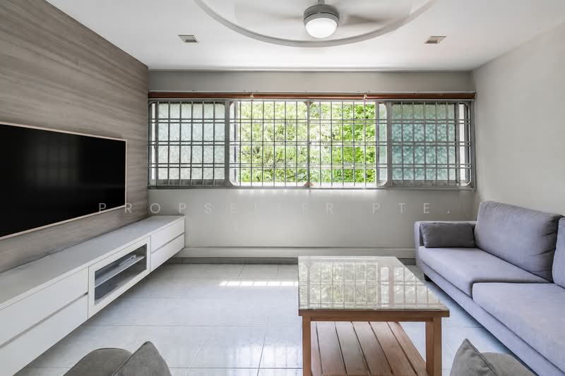 535 Hougang Street 52, 535 Hougang Street 52, 3 Bedrooms, 1,098 sqft, HDB Flat For Sale, by Reine Chan, 500165402 - Living Room - PropertyGuru.com.sg