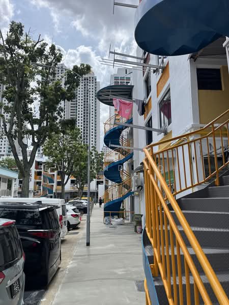 Blk 185 toa Payoh Central, Toa Payoh Central, 1,345 sqft, Shop / Shophouse For Sale, by Edmund Toh, 500165406 - Exterior - CommercialGuru.com.sg