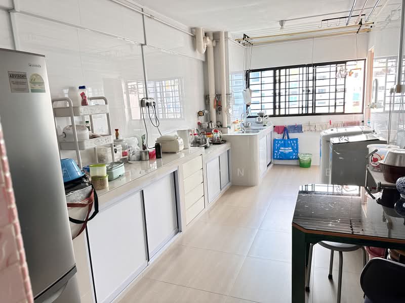 319 Jurong East Street 31, 319 Jurong East Street 31, Room Rental, 129 sqft, HDB Flat For Rent, by Felicia Anna Lee, 500165409 - Kitchen - PropertyGuru.com.sg