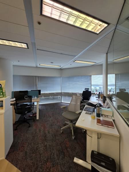 Gateway East, 152 Beach Road, 1,700 sqft, Office For Rent, by Meera Chandirran/VR, 500165428 - interior - CommercialGuru.com.sg