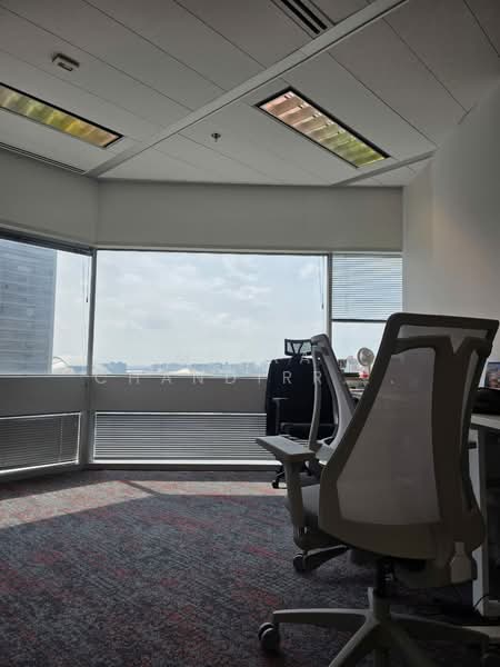 Gateway East, 152 Beach Road, 1,700 sqft, Office For Rent, by Meera Chandirran/VR, 500165428 - View - CommercialGuru.com.sg