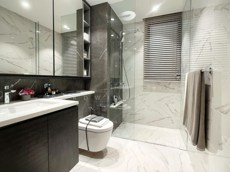 Cheap Freehold 1KM to TKPS Haig Girls Kong Hwa Cheap, , 5 Bedrooms, 1,905 sqft, Condominium For Sale, by Gladwin Quek, 500165433 - Bathroom - PropertyGuru.com.sg