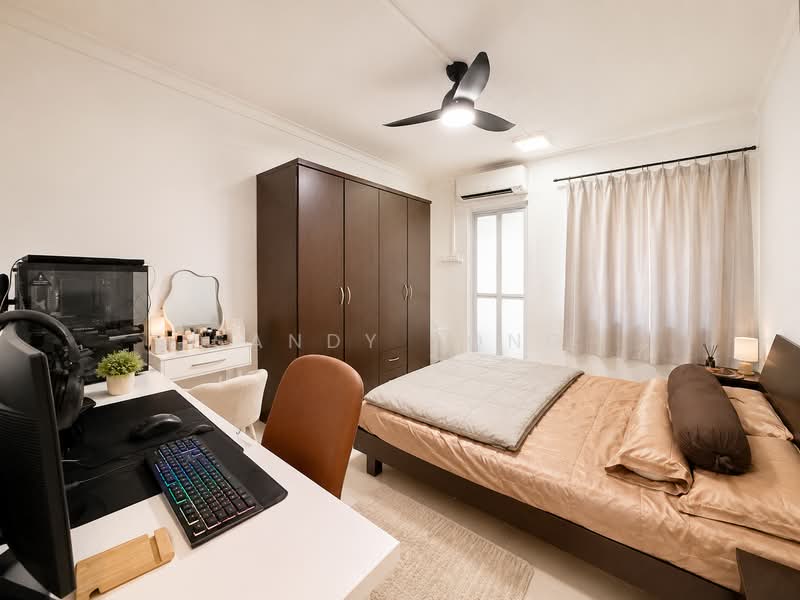 217 Yishun Street 21, 217 Yishun Street 21, 3 Bedrooms, 1,055 sqft, HDB Flat For Sale, by Sandy Yong, 500165436 - Master Bedroom - PropertyGuru.com.sg
