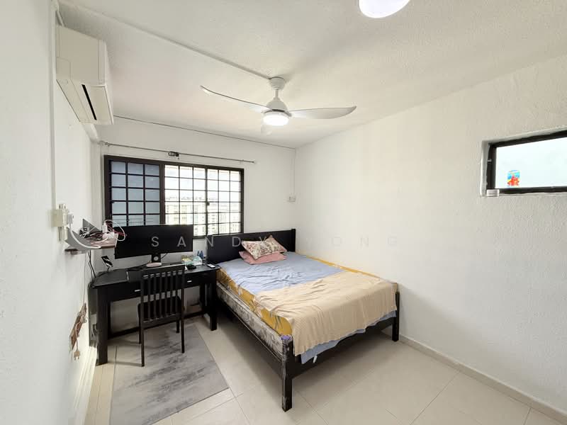 217 Yishun Street 21, 217 Yishun Street 21, 3 Bedrooms, 1,055 sqft, HDB Flat For Sale, by Sandy Yong, 500165436 - Bedroom - PropertyGuru.com.sg