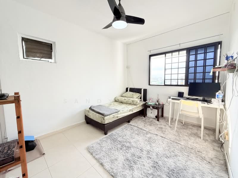 217 Yishun Street 21, 217 Yishun Street 21, 3 Bedrooms, 1,055 sqft, HDB Flat For Sale, by Sandy Yong, 500165436 - Bedroom - PropertyGuru.com.sg
