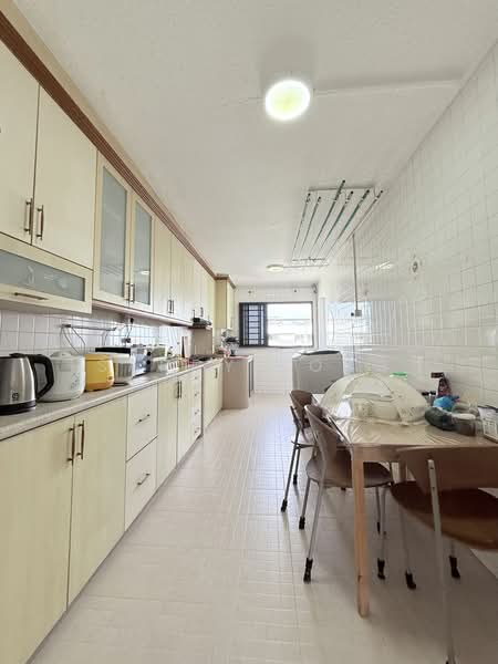 217 Yishun Street 21, 217 Yishun Street 21, 3 Bedrooms, 1,055 sqft, HDB Flat For Sale, by Sandy Yong, 500165436 - Kitchen - PropertyGuru.com.sg