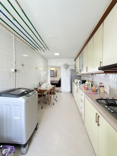 217 Yishun Street 21, 217 Yishun Street 21, 3 Bedrooms, 1,055 sqft, HDB Flat For Sale, by Sandy Yong, 500165436 - Kitchen - PropertyGuru.com.sg