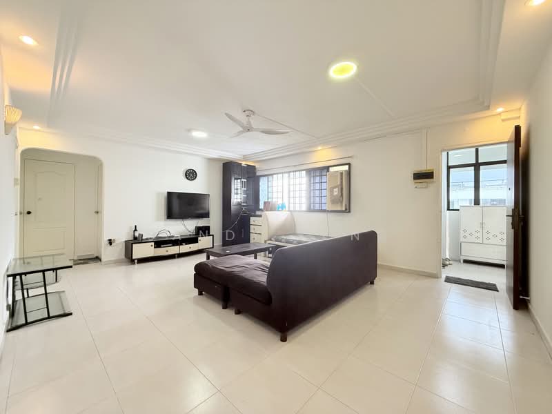 217 Yishun Street 21, 217 Yishun Street 21, 3 Bedrooms, 1,055 sqft, HDB Flat For Sale, by Sandy Yong, 500165436 - Living Room - PropertyGuru.com.sg