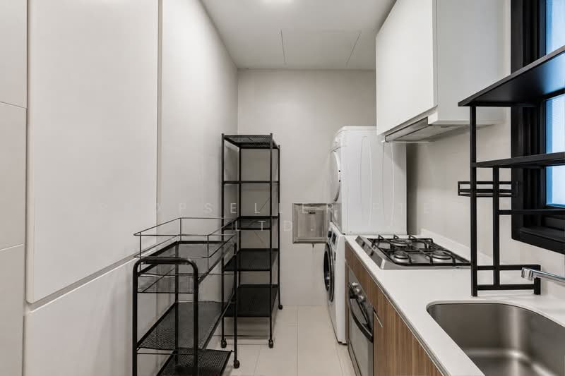 The Luxurie, 21 Compassvale Road, 2 Bedrooms, 1,001 sqft, Condominium For Sale, by Elaine Wong, 500165439 - Kitchen - PropertyGuru.com.sg