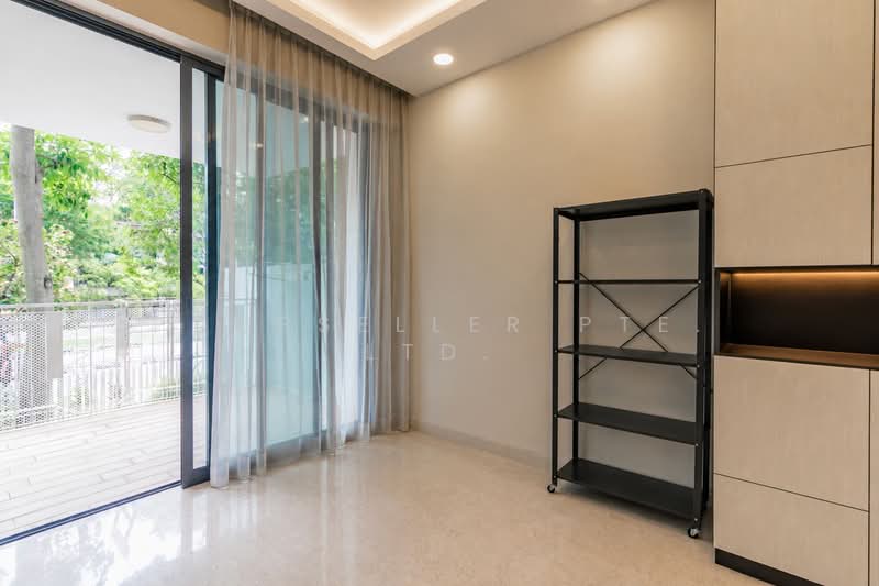 The Luxurie, 21 Compassvale Road, 2 Bedrooms, 1,001 sqft, Condominium For Sale, by Elaine Wong, 500165439 - Balcony - PropertyGuru.com.sg