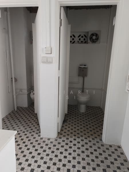 OFFICE FOR RENT SIZE From 103 to 357sqff, Prinsep Street, 103 sqft, Office For Rent, by Desmiarti Desi, 500165443 - Bathroom - CommercialGuru.com.sg