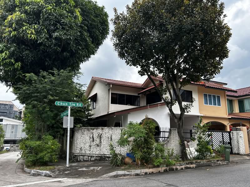 Chun Tin Road, Chun Tin Road, 4 Bedrooms, 1,800 sqft, Corner Terrace For Sale, by Chriss Lee, 500165473 - Exterior - PropertyGuru.com.sg
