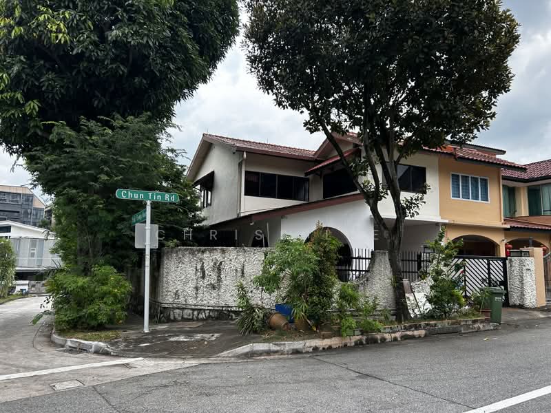 Chun Tin Road, Chun Tin Road, 4 Bedrooms, 1,800 sqft, Corner Terrace For Sale, by Chriss Lee, 500165473 - Exterior - PropertyGuru.com.sg