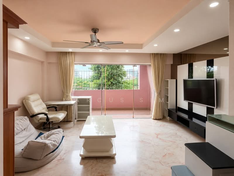 705 Hougang Avenue 2, 705 Hougang Avenue 2, 4 Bedrooms, 1,593 sqft, HDB Flat For Sale, by Marcus Sim, 500165475 - Living Room - PropertyGuru.com.sg