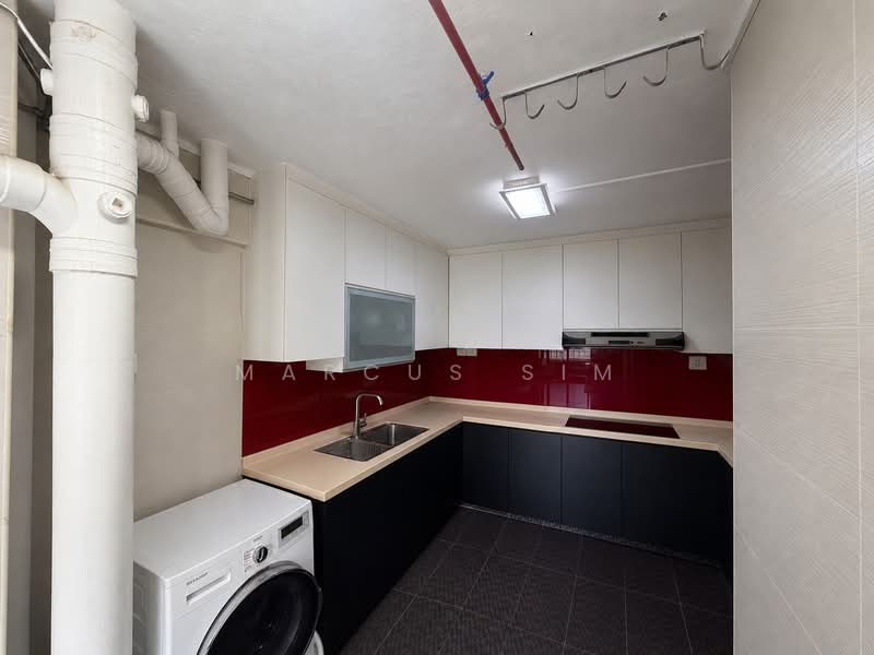 705 Hougang Avenue 2, 705 Hougang Avenue 2, 4 Bedrooms, 1,593 sqft, HDB Flat For Sale, by Marcus Sim, 500165475 - Kitchen - PropertyGuru.com.sg