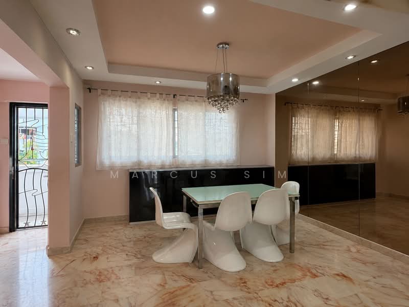 705 Hougang Avenue 2, 705 Hougang Avenue 2, 4 Bedrooms, 1,593 sqft, HDB Flat For Sale, by Marcus Sim, 500165475 - Dining Room - PropertyGuru.com.sg