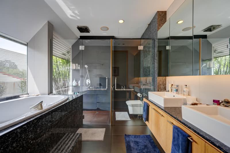 Greenbank Park, Greenbank Park, 6 Bedrooms, 6,900 sqft, Semi-Detached House For Sale, by Marilyn Yee, 500165482 - Level 3 - master bathroom - PropertyGuru.com.sg