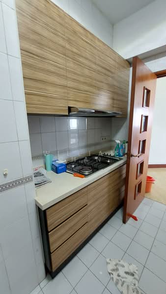 Parc Oasis, 35 Jurong East Avenue 1, 3 Bedrooms, 1,227 sqft, Condominium For Rent, by William Chan, 500165486 - Kitchen - PropertyGuru.com.sg