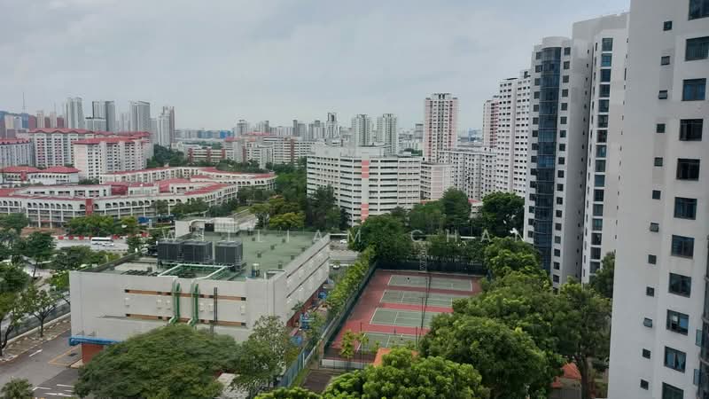 Parc Oasis, 35 Jurong East Avenue 1, 3 Bedrooms, 1,227 sqft, Condominium For Rent, by William Chan, 500165486 - Exterior - PropertyGuru.com.sg