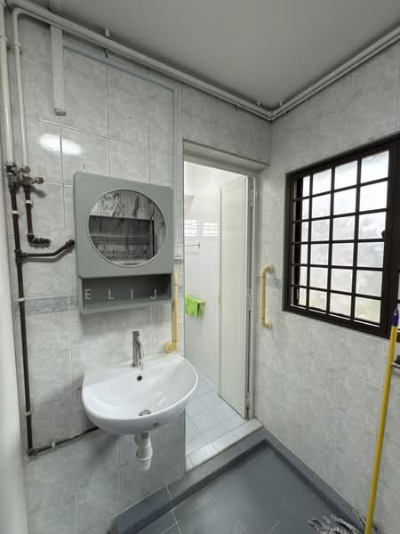 365 Clementi Avenue 2, 365 Clementi Avenue 2, Room Rental, 128 sqft, HDB Flat For Rent, by Elijah Poh, 500165491 - Bathroom - PropertyGuru.com.sg