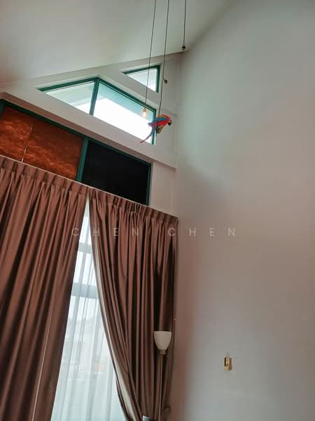 Tai Keng Villas, Jalan Kelichap, 6 Bedrooms, 1,947 sqft, Terraced House For Sale, by Chen Chen, 500165495 - Common room with High Ceiling - PropertyGuru.com.sg