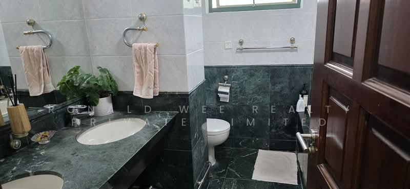 Pebble Bay, 130 Tanjong Rhu Road, 3 Bedrooms, 1,893 sqft, Condominium For Rent, by RUTH, 500165504 - Bathroom - PropertyGuru.com.sg