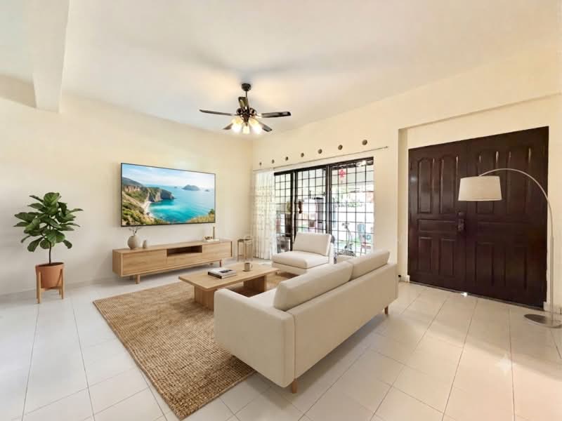 ⭐ D15 Siglap Spacious Semi-D $15xx PSF, , 5 Bedrooms, 3,000 sqft, Semi-Detached House For Sale, by Ng Yong Jin, 500165520 - Living Room - PropertyGuru.com.sg