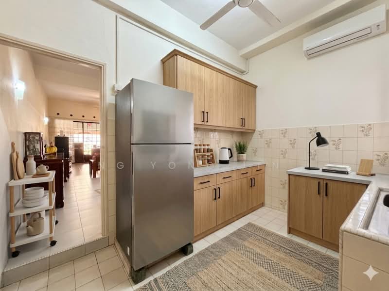 ⭐ D15 Siglap Spacious Semi-D $15xx PSF, , 5 Bedrooms, 3,000 sqft, Semi-Detached House For Sale, by Ng Yong Jin, 500165520 - Kitchen - PropertyGuru.com.sg