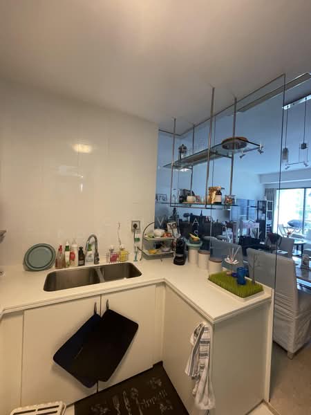 Watermark Robertson Quay, 3 Rodyk Street, 3 Bedrooms, 1,076 sqft, Apartment For Rent, by Olivia Porteous 彭逸裳, 500165525 - Kitchen - PropertyGuru.com.sg