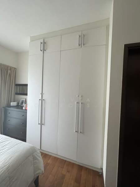 Watermark Robertson Quay, 3 Rodyk Street, 3 Bedrooms, 1,076 sqft, Apartment For Rent, by Olivia Porteous 彭逸裳, 500165525 - Master bedroom - PropertyGuru.com.sg