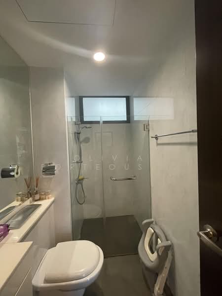 Watermark Robertson Quay, 3 Rodyk Street, 3 Bedrooms, 1,076 sqft, Apartment For Rent, by Olivia Porteous 彭逸裳, 500165525 - Bathroom - PropertyGuru.com.sg