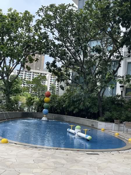 Watermark Robertson Quay, 3 Rodyk Street, 3 Bedrooms, 1,076 sqft, Apartment For Rent, by Olivia Porteous 彭逸裳, 500165525 - Pool - PropertyGuru.com.sg