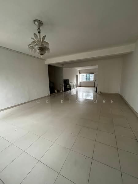 Grange Heights, 15 Saint Thomas Walk, 4 Bedrooms, 1,905 sqft, Apartment For Sale, by Nick Kishore, 500165526 - Living Room - PropertyGuru.com.sg