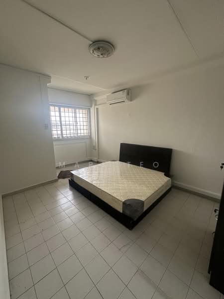 226 Tampines Street 23, 226 Tampines Street 23, 2 Bedrooms, 786 sqft, HDB Flat For Rent, by Mark Teo, 500165529 - Bedroom - PropertyGuru.com.sg