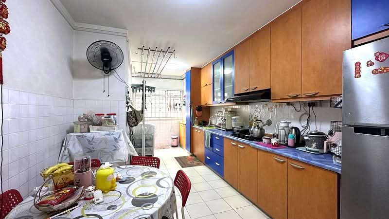 915 Jurong West Street 91, 915 Jurong West Street 91, 2 Bedrooms, 785 sqft, HDB Flat For Rent, by Kyra Niew, 500165537 - Kitchen - PropertyGuru.com.sg